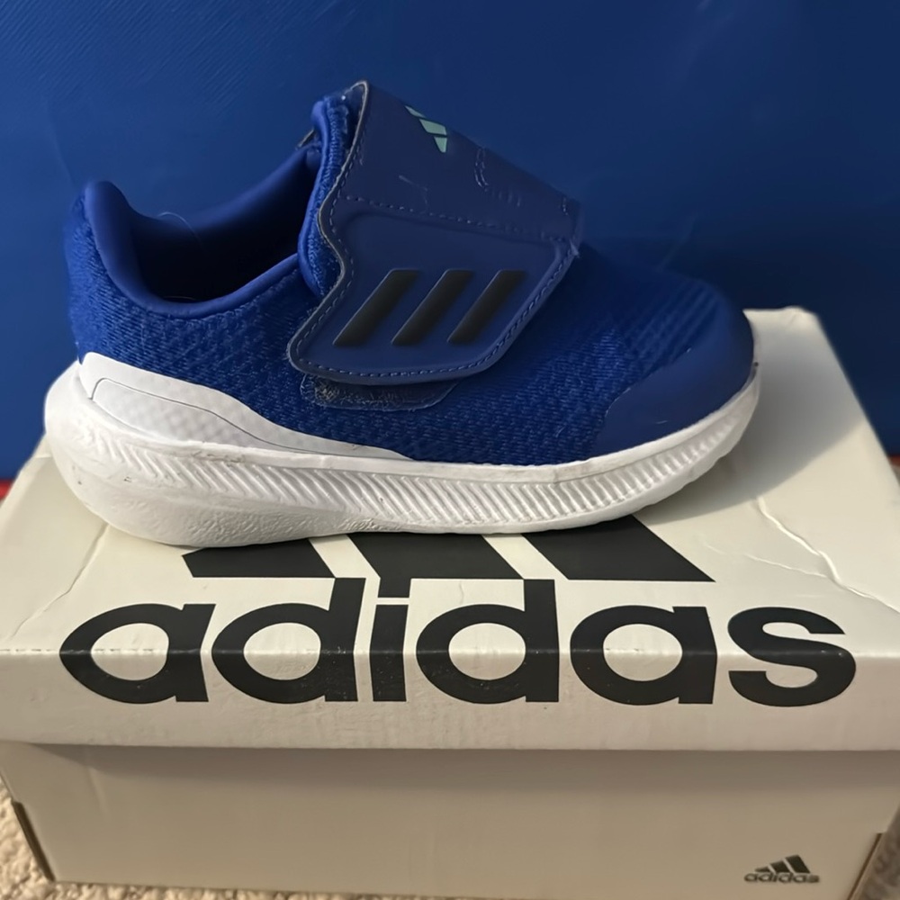 **Adidas**